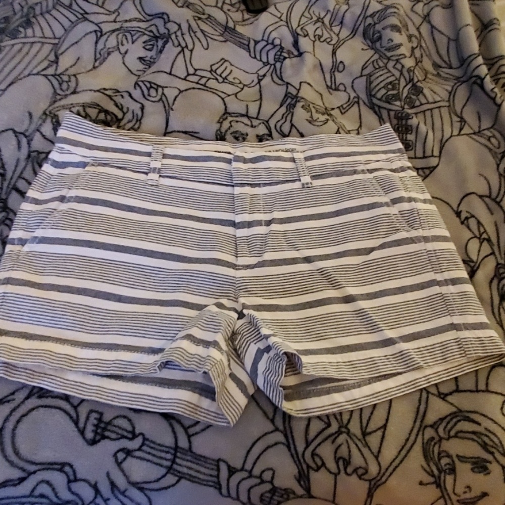 Gap 3" girlfriend shorts